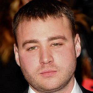 Emory Cohen profile photo