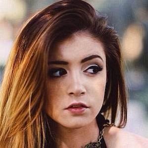 Chrissy Costanza profile photo