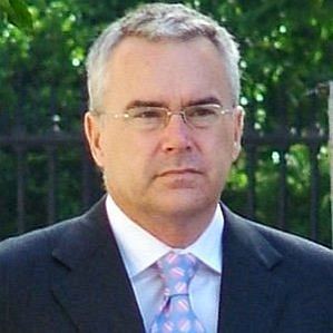 Huw Edwards profile photo