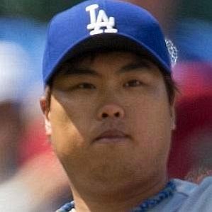 Hyun-jin Ryu profile photo