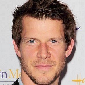 who is Eric Mabius dating