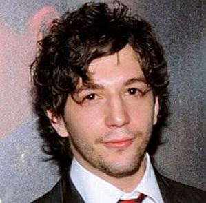 John Magaro profile photo