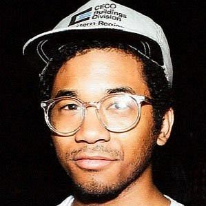 Toro Y Moi profile photo