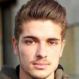 Roman Neustadter profile photo